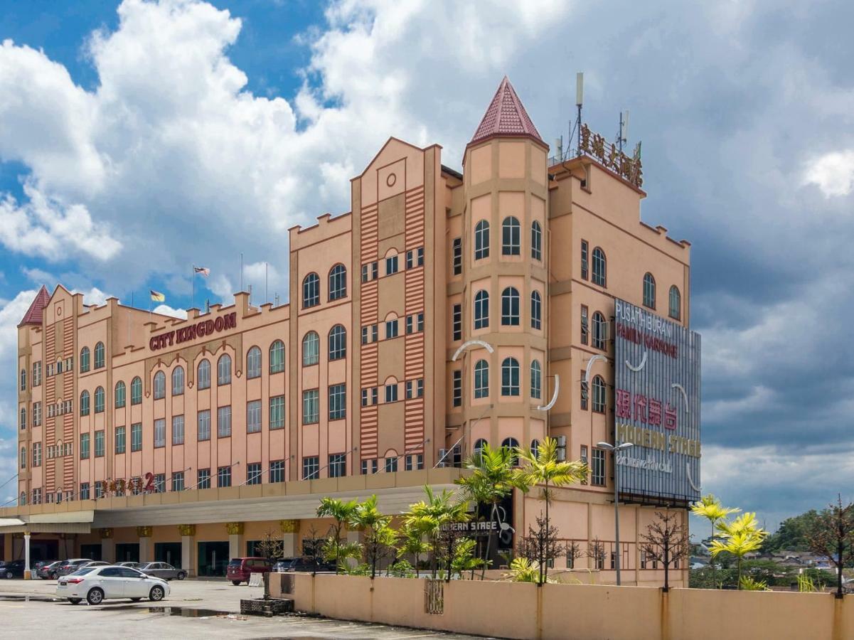 Oyo 776 Fame Hotel Seremban Exterior photo