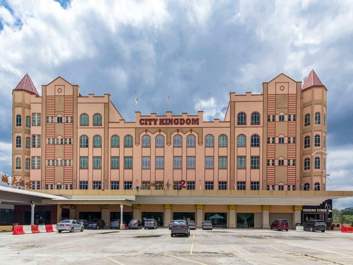 Oyo 776 Fame Hotel Seremban Exterior photo